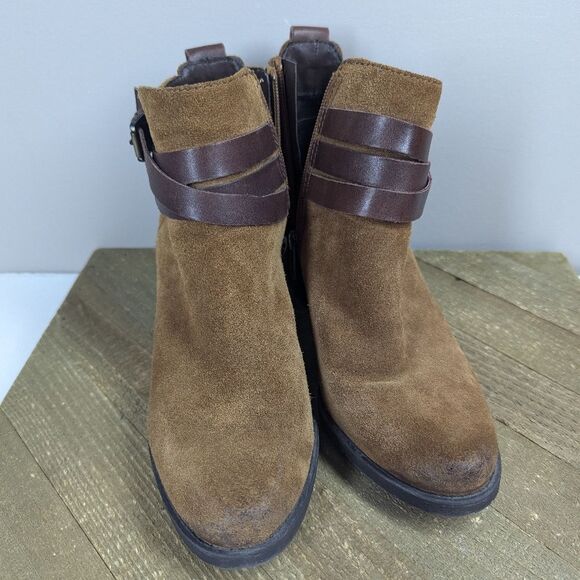 Sam Edelman Hannah Chelsea Boots Suede Belted Ankle Booties Size 7 | 2.5” Heel - Picture 3 of 10